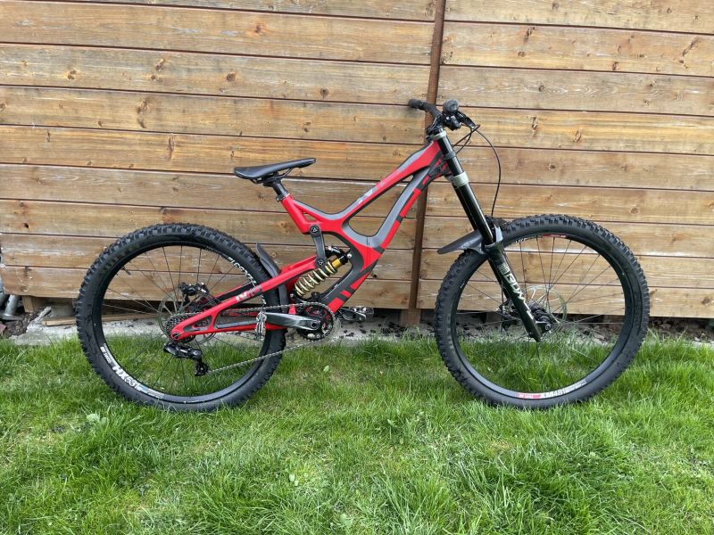 Downhill Kolo INTENSE M16