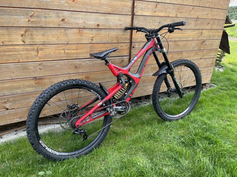 Downhill Kolo INTENSE M16