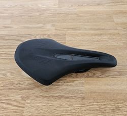 Sedlo Fiziik Terra Argo 150mm