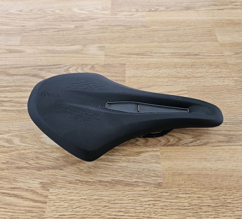 Sedlo Fiziik Terra Argo 150mm