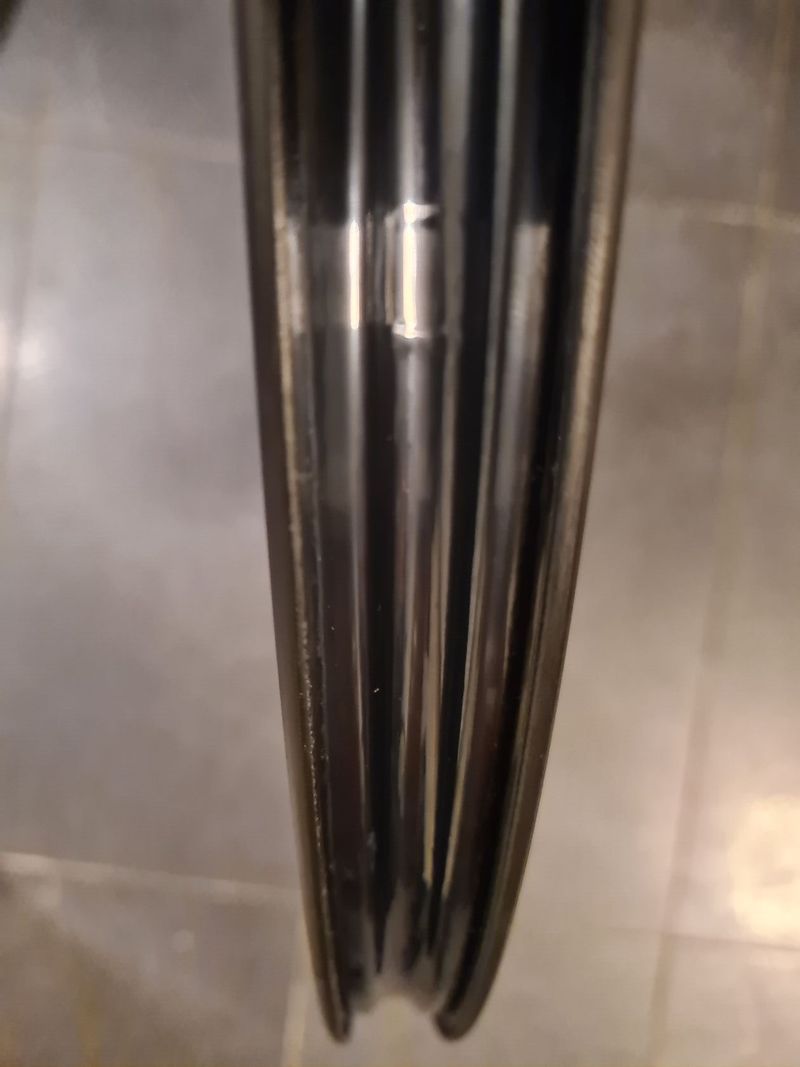 Sada kol Shimano Ultegra WH-R8170-C60-TL Disc 