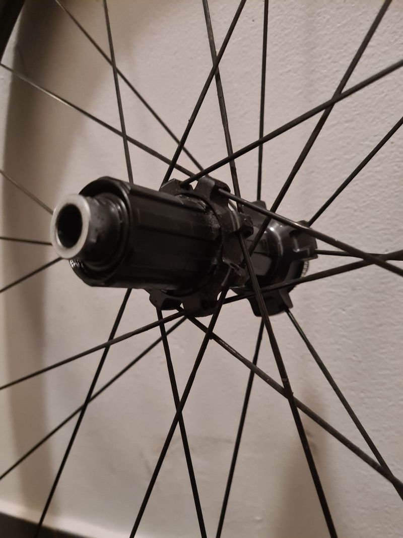 Sada kol Shimano Ultegra WH-R8170-C60-TL Disc 