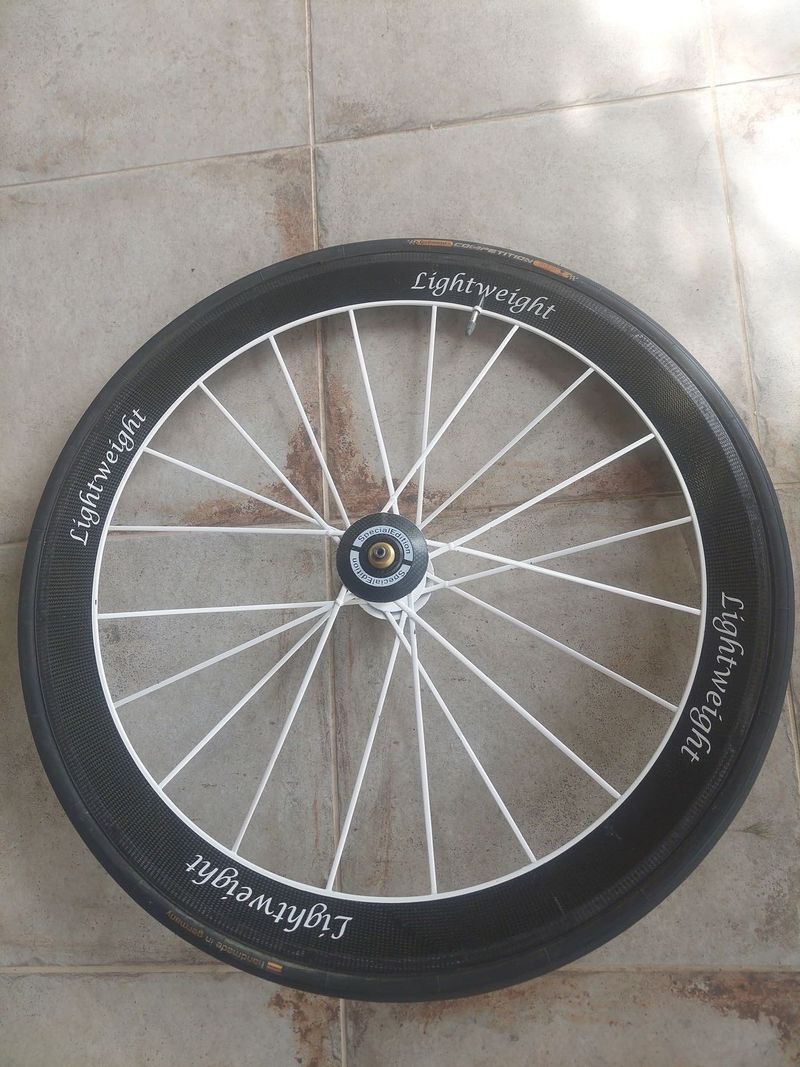 Predné koleso Lightweight meilenstein weis edition.