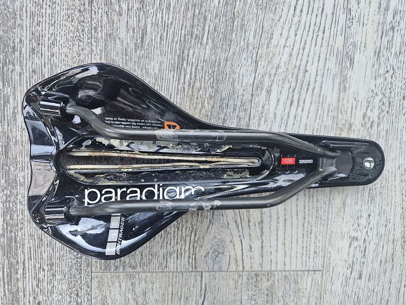 Karbonove sedlo Bontrager