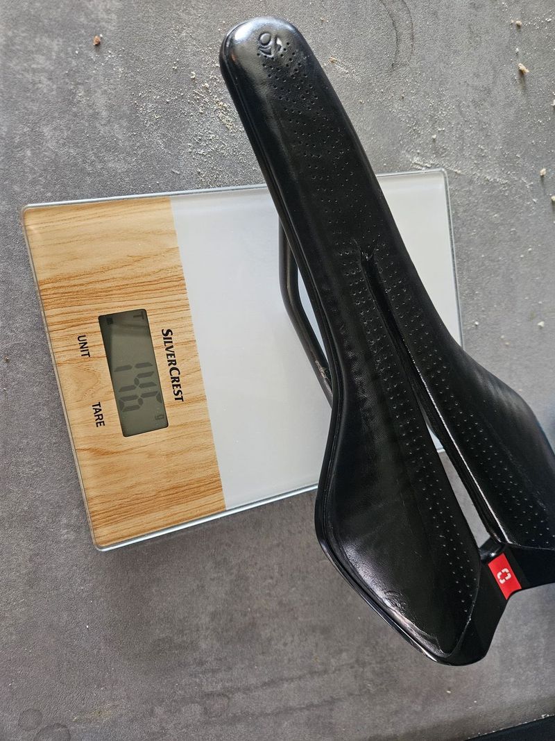 Karbonove sedlo Bontrager