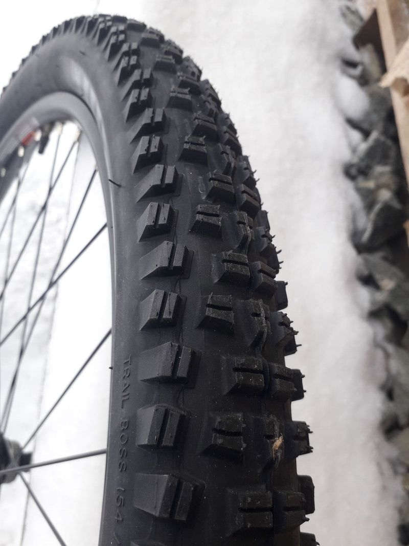 Zapletená kola Bontrager + pláště WTB