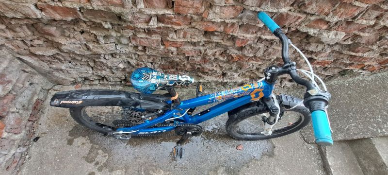 Prodám dětské kolo Scott velikost 20 v dobrém stavu. 