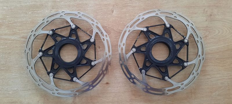 Kompletní set ZIPP 303 S ořech XDR