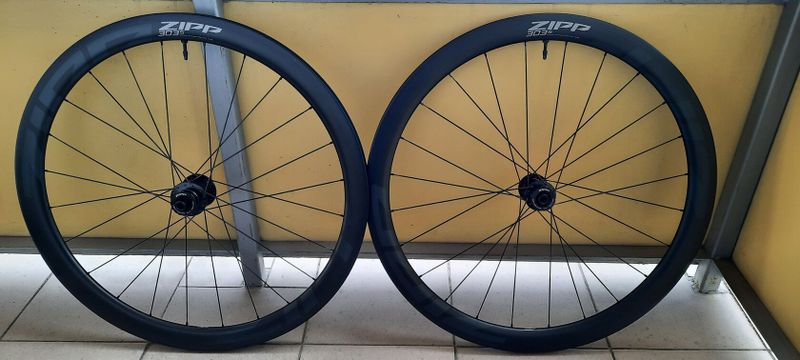 Kompletní set ZIPP 303 S ořech XDR