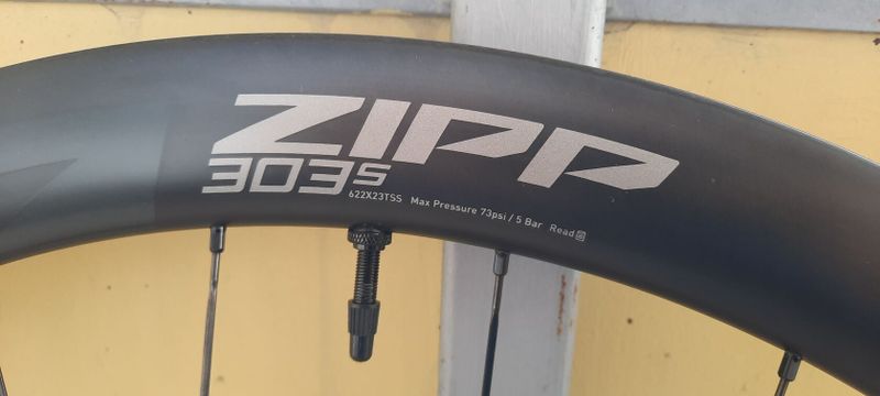 Kompletní set ZIPP 303 S ořech XDR