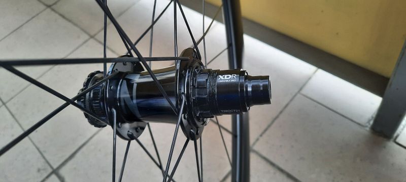 Kompletní set ZIPP 303 S ořech XDR