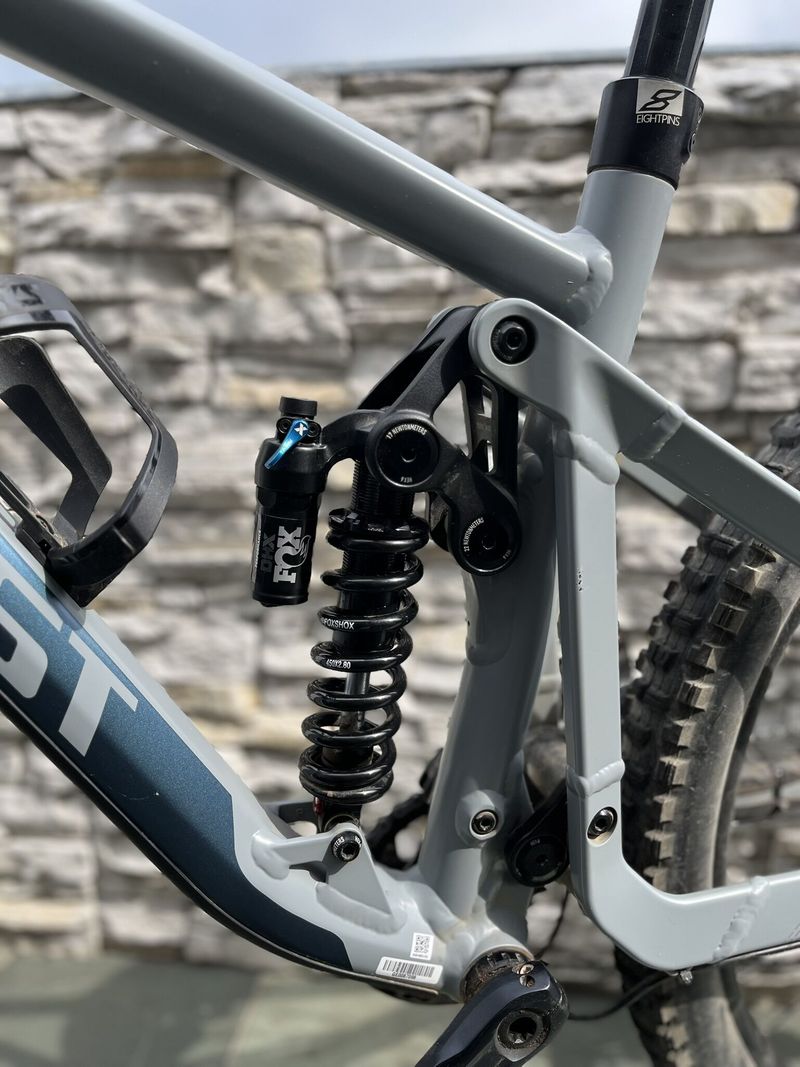 GHOST Riot EN Advanced Deep Grey/Metallic Dark Blue Matt