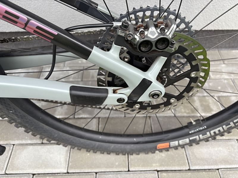 ELEKTROKOLO CUBE AMS HYBRID ONE44 C:68X TM 400X 29 - 17,9 kg