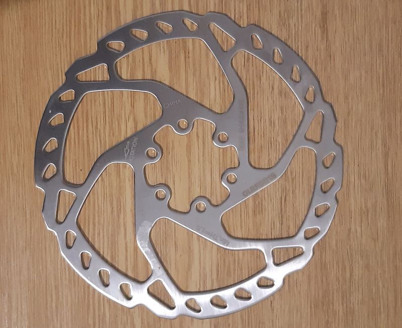  Brzdový kotouč Shimano SM-RT66