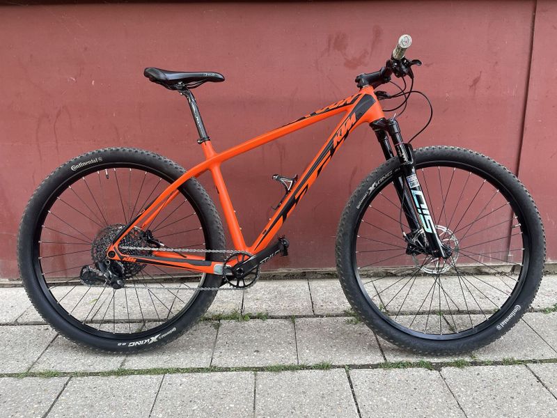 KTM karbonové kolo 