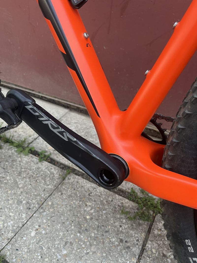 KTM karbonové kolo 