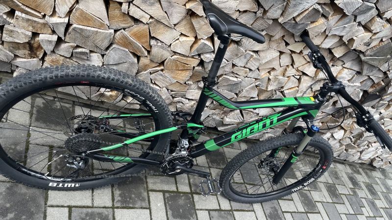 GIANT Stance 27.5 2 L