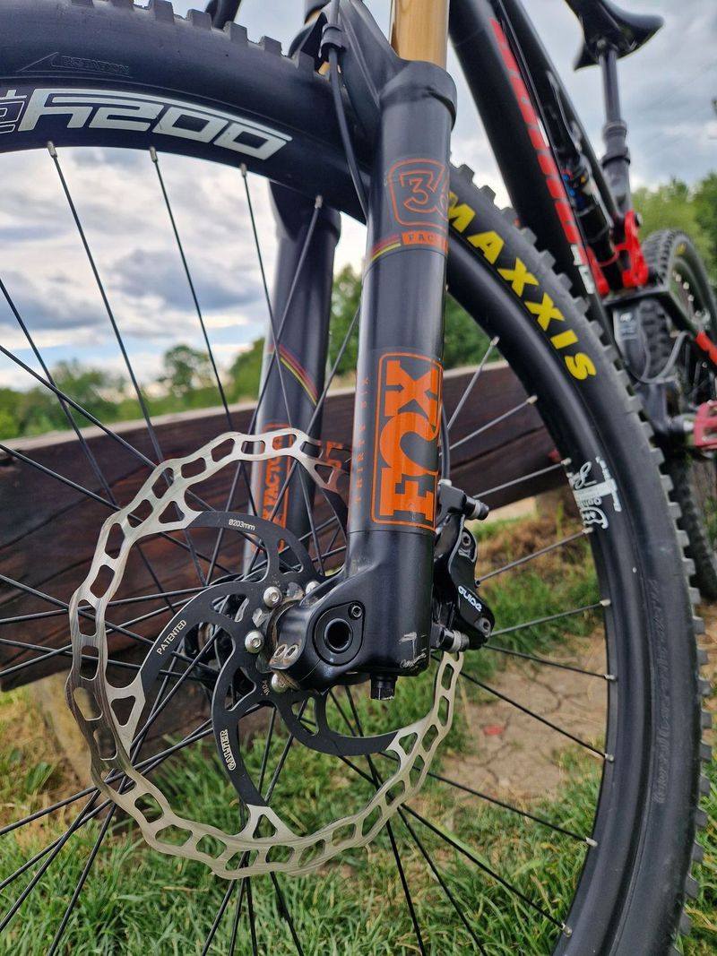 Author Patriot Evo 27,5" 160/160, VELIKOST: M FOX 36 KASHIMA, RS MONARCH RL, SRAM GUIDE RS,