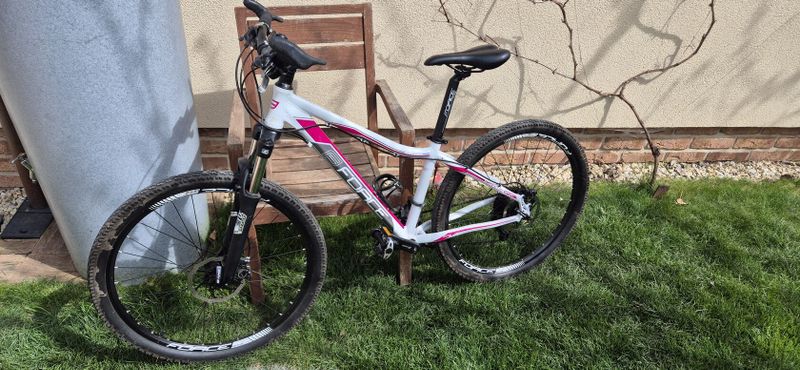 Juniorské dívčí kolo Force Amelia rám 14,5", kola 26"