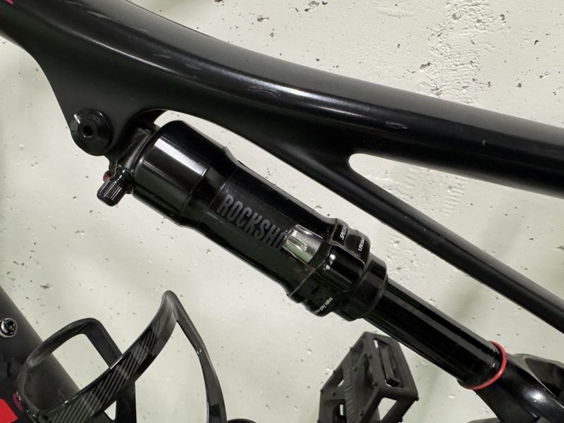 Prodám celoodpružené karbonové XC kolo Specialized Epic (vel. M) – SRAM GX, RaceFace, 11sp