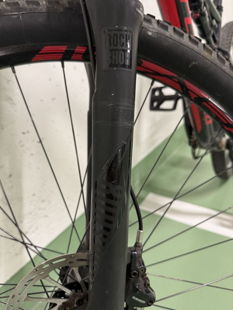 Prodám celoodpružené karbonové XC kolo Specialized Epic (vel. M) – SRAM GX, RaceFace, 11sp