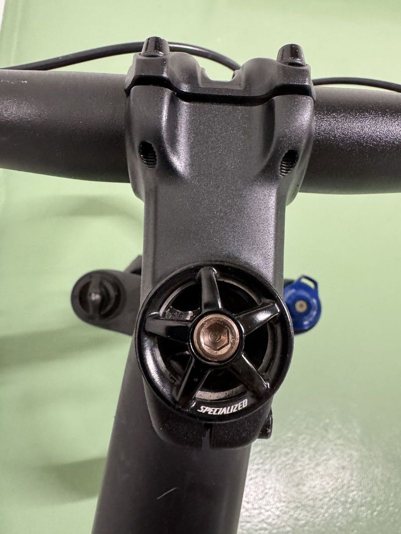 Prodám celoodpružené karbonové XC kolo Specialized Epic (vel. M) – SRAM GX, RaceFace, 11sp