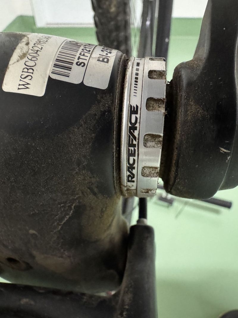 Prodám celoodpružené karbonové XC kolo Specialized Epic (vel. M) – SRAM GX, RaceFace, 11sp