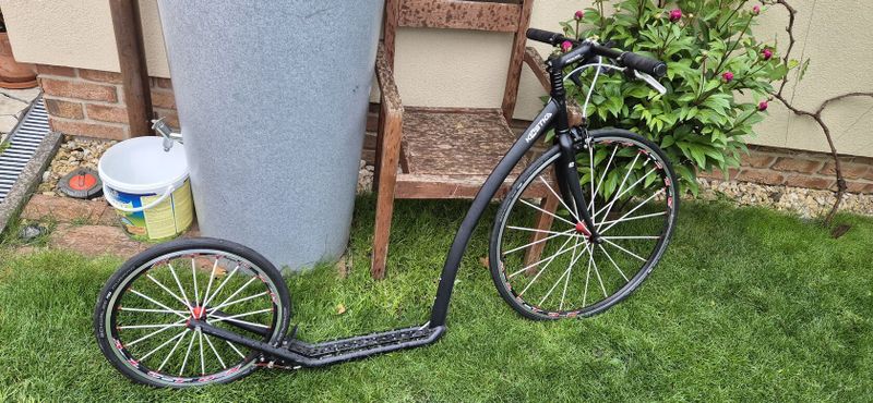 Závodní koloběžka KOSTKA RACER - hliníkový rám, kola Remerx 27/20"