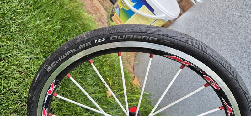 Závodní koloběžka KOSTKA RACER - hliníkový rám, kola Remerx 27/20"