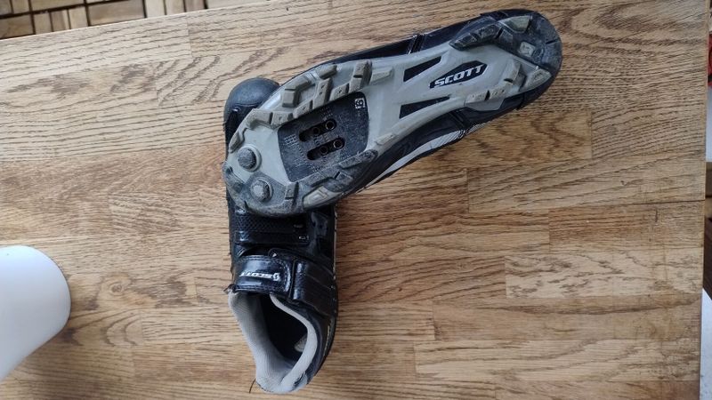 MTB tretry Scott vel. 39