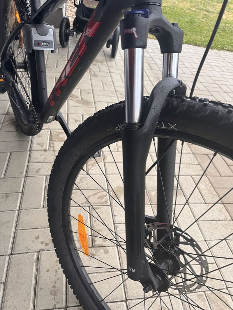 Suntour xct30 lock