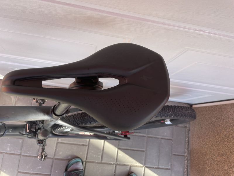 Elegantní Specialized Diverge X1 karbon se sadou GRX GX810 1x11 40 zubů !!!