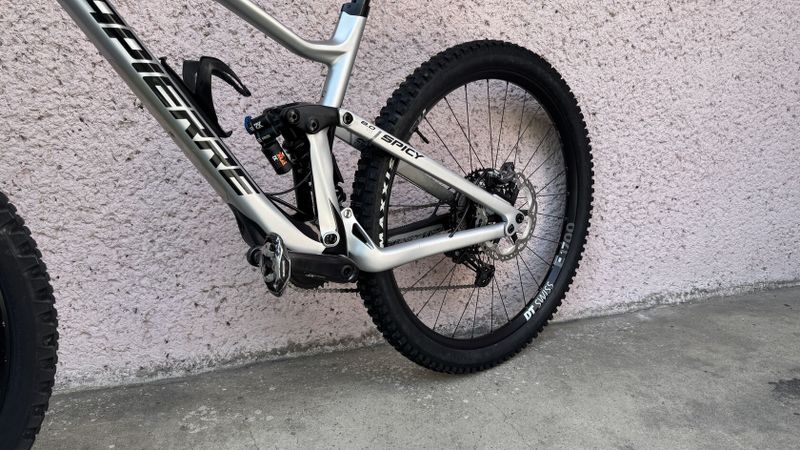 Enduro Lapierre Spicy CF 8.0