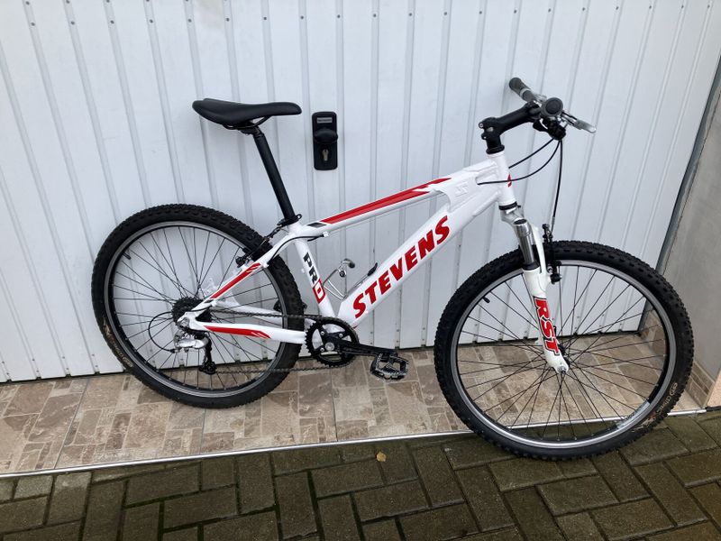 STEVENS PRO JUNIORY