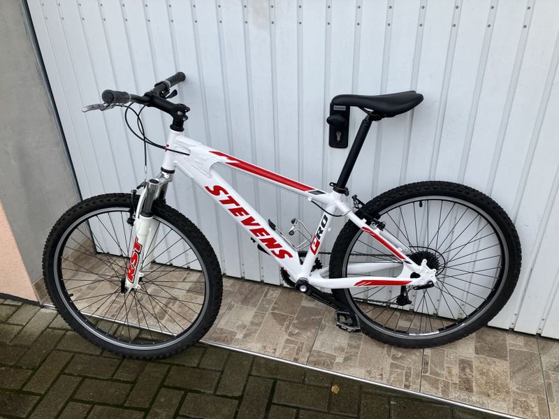 STEVENS PRO JUNIORY