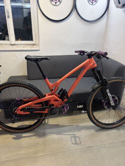 Prodám enduro kolo Evil Wreckoning v top stavu
