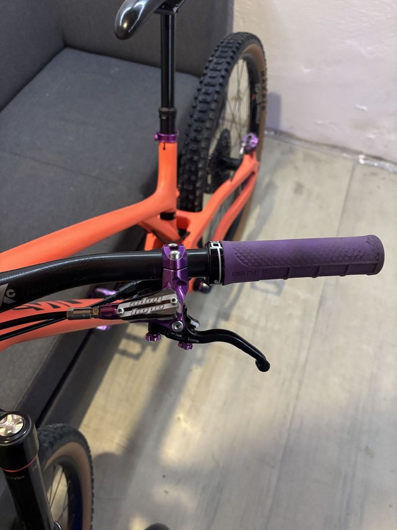 Prodám enduro kolo Evil Wreckoning v top stavu