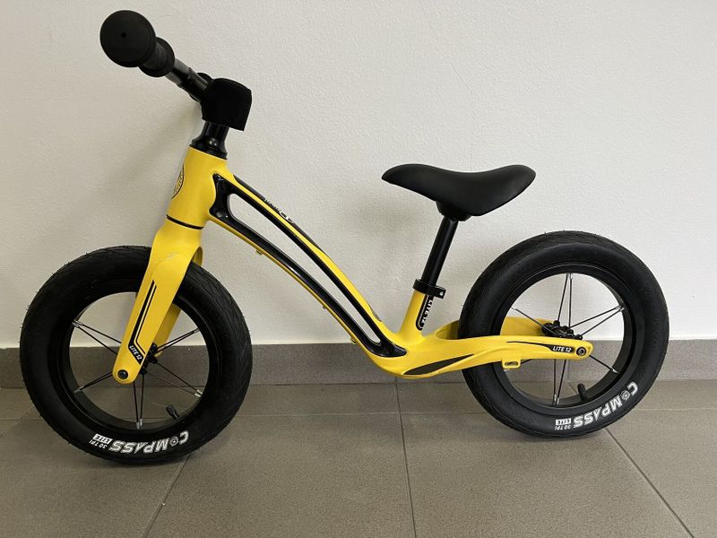 ULTRALEHKÉ DĚTSKÉ ODRÁŽEDLO Bungi Bungi LITE 12