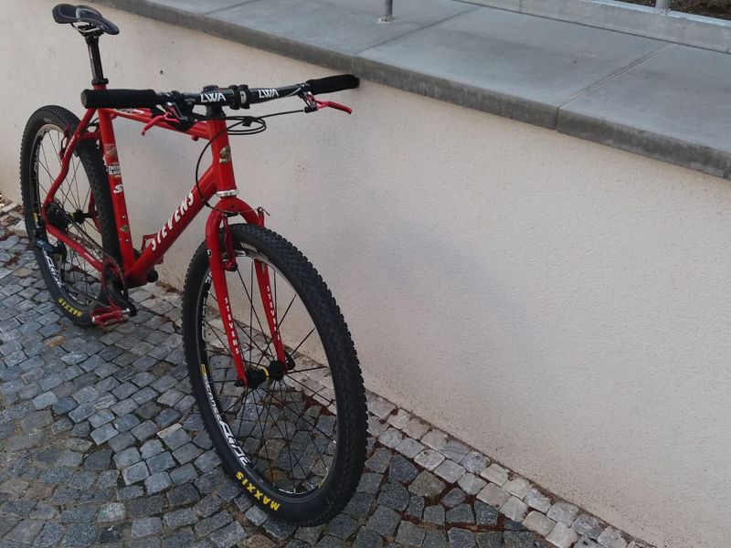 Hmotnost jen 9,5 kg , Carbon sedlovka + Karbon řidítka