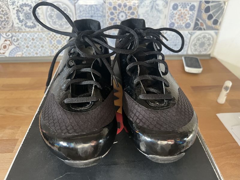 Mistral black