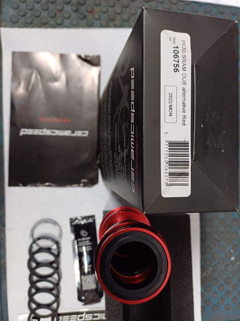 Střed Ceramicspeed PF30 pro DUB 