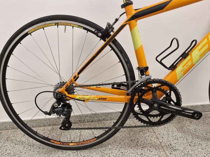 Juniorský cestný bicykel Felt