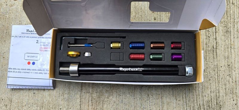 Rapilock pevná osa k vozíkům - variabilní, stavitelná