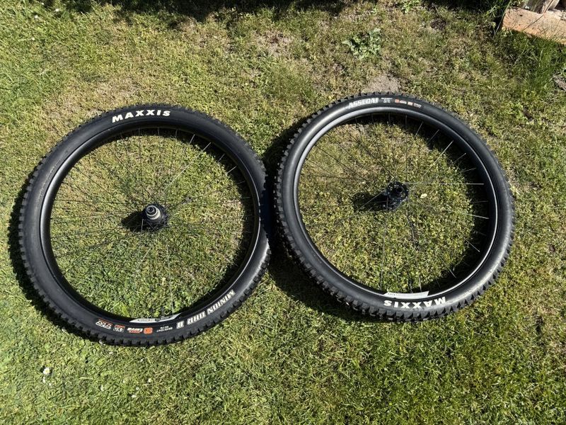 Ibis S35 Alu 29" náboje 110 a 148 Shimano MicroSpline 35mm vnitřní šířka , obuté