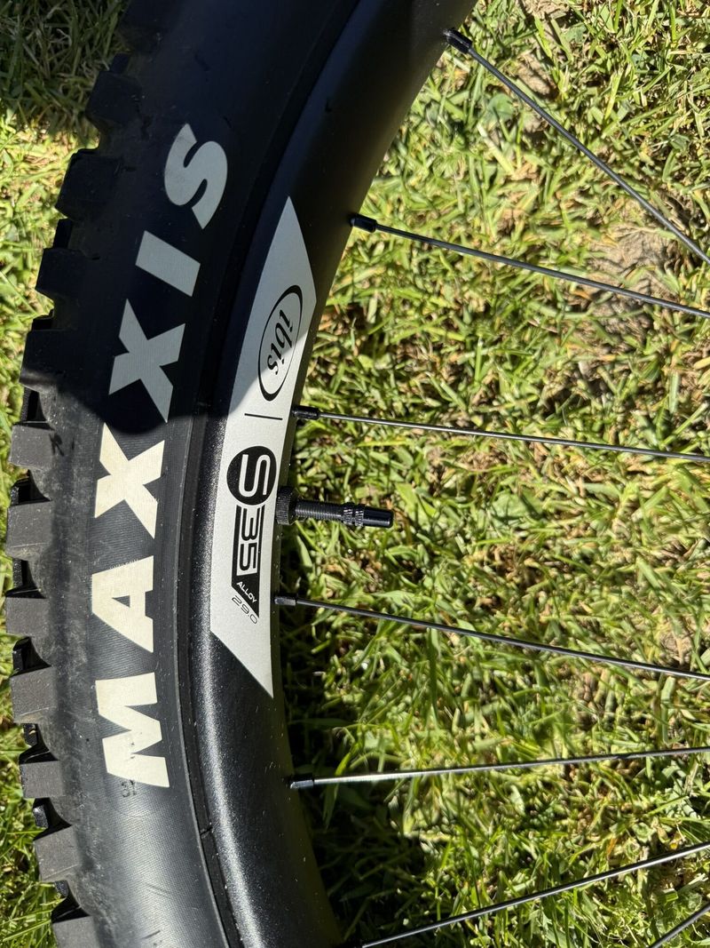 Ibis S35 Alu 29" náboje 110 a 148 Shimano MicroSpline 35mm vnitřní šířka , obuté