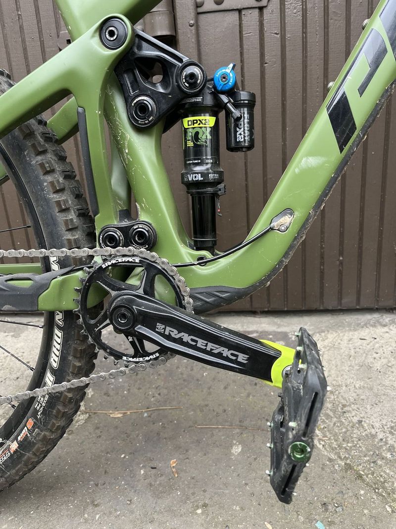 Pivot Switchblade