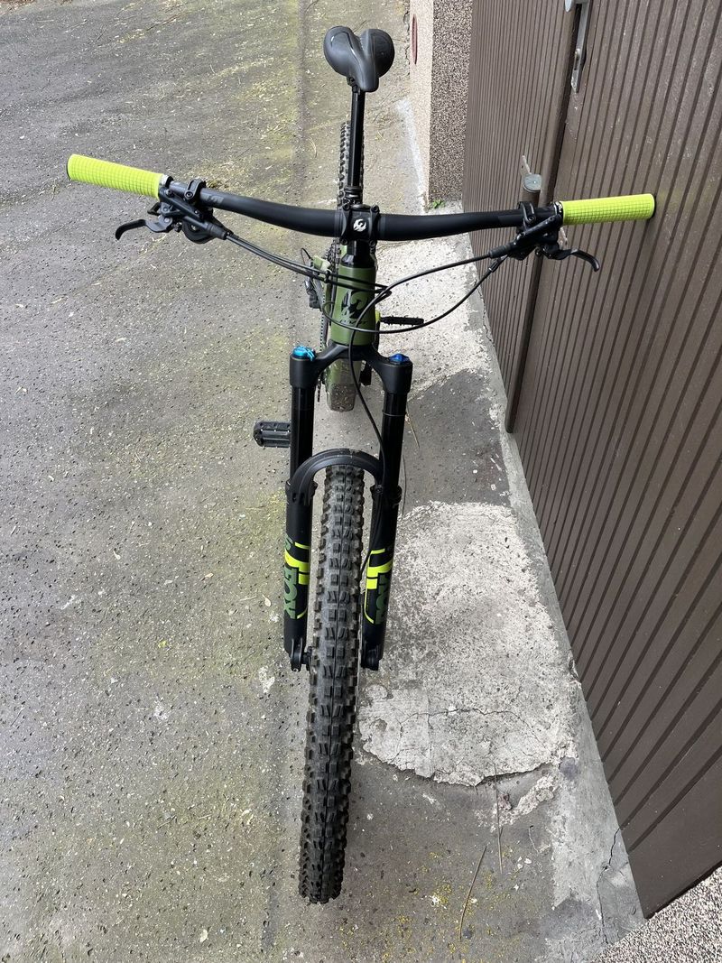 Pivot Switchblade
