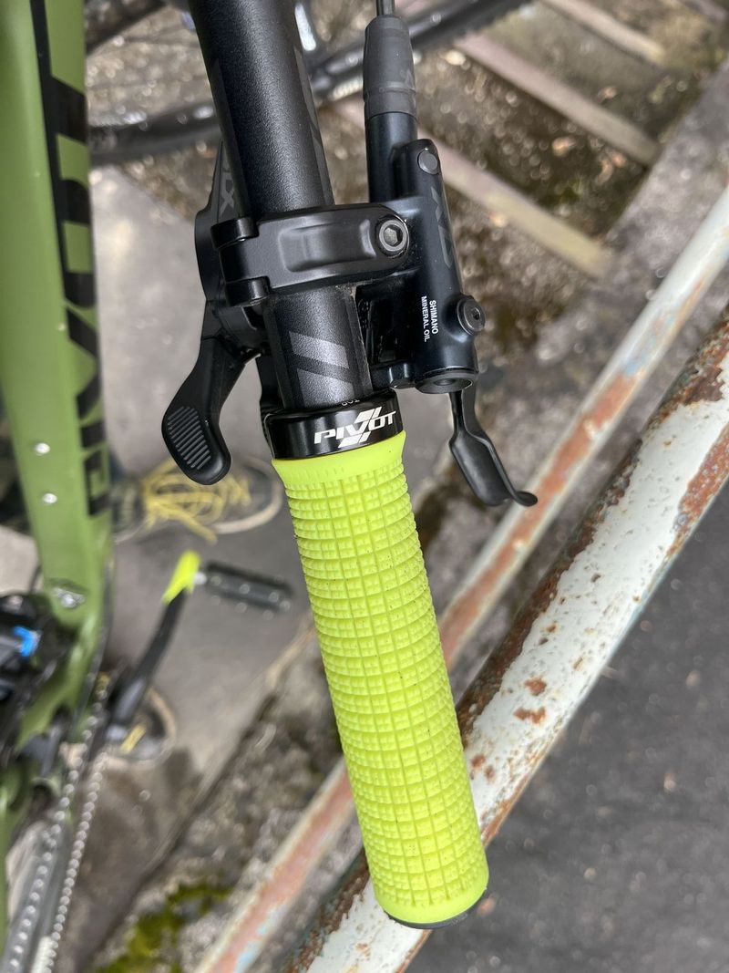 Pivot Switchblade