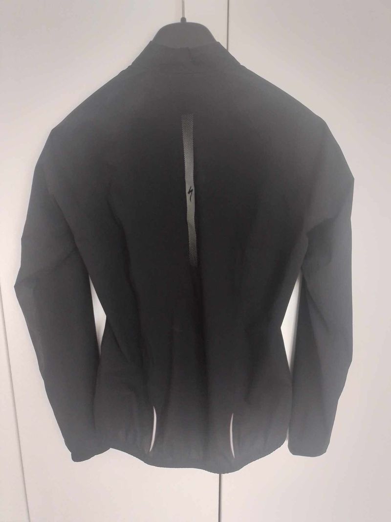 Nová Specialized Deflect H2O Pac black