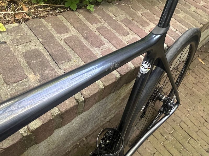 Karbonové kolo Giant TCR Advanced disk 1+PRO compact, 2x11s Ultegra, vel.L, škrábanec - horni trubka